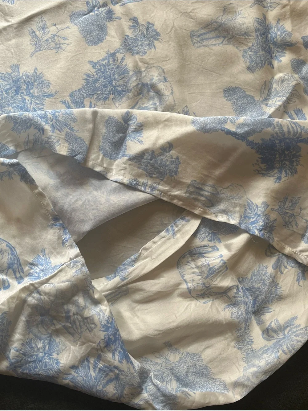 Silk La Terra Blue Toile Pillowcase - Envelope Closure